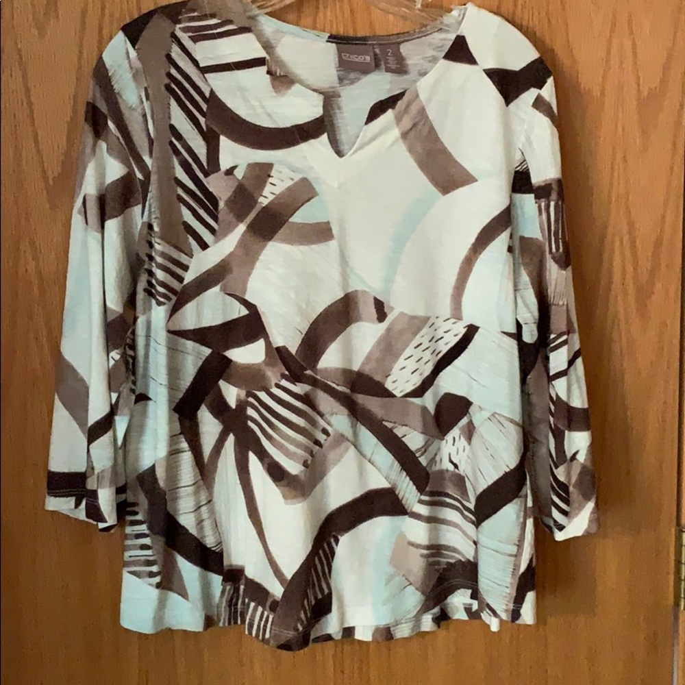 Chico’s size 2 v neck top